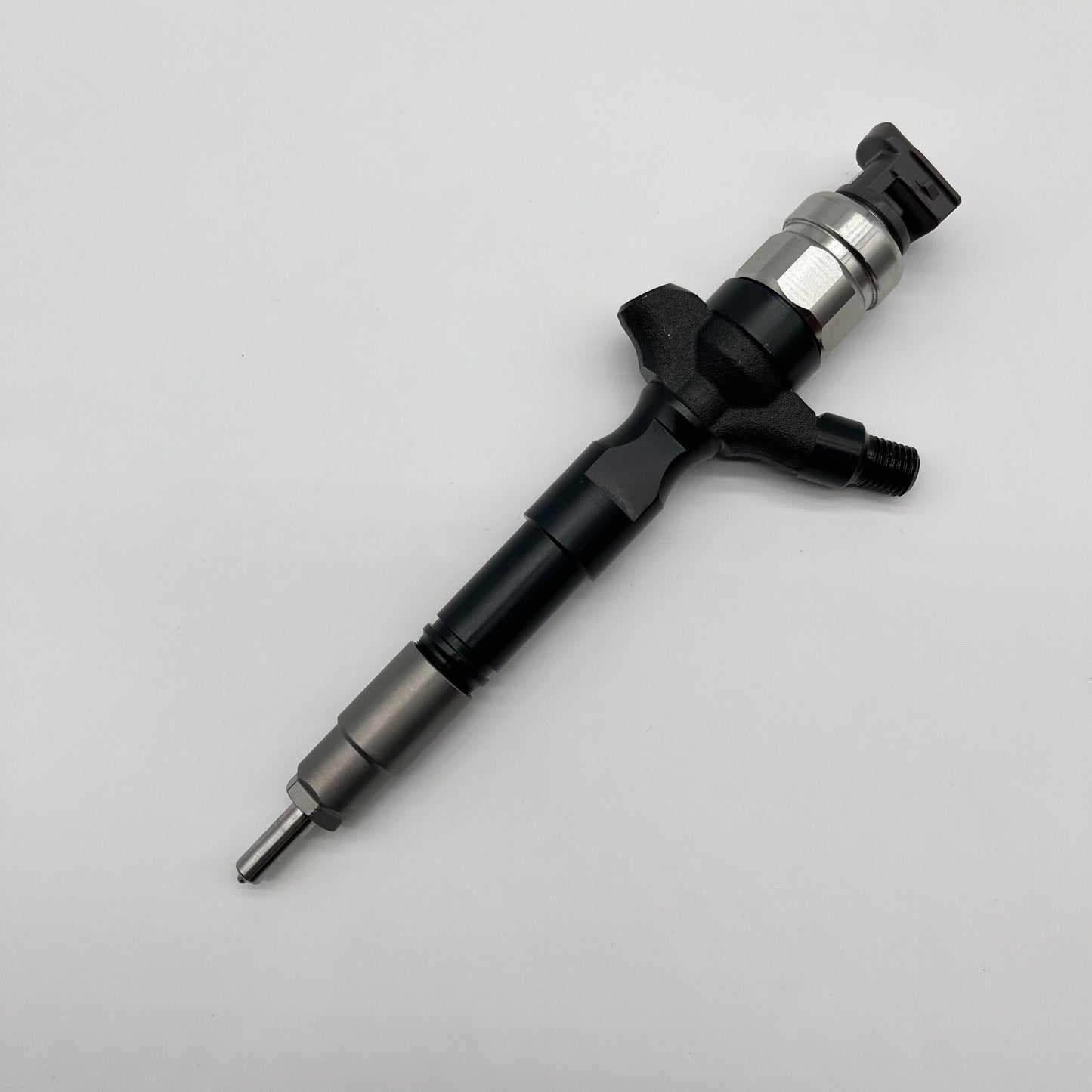 095000-5881 DIESEL FUEL INJECTOR 095000-5880 for TOYOTA HIACE Hilux 23670-30050