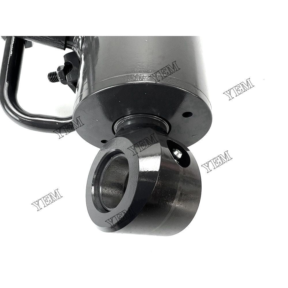 S773 hydraulic tilting cylinder 6804630 is a spare part for Bobcat diesel engines.