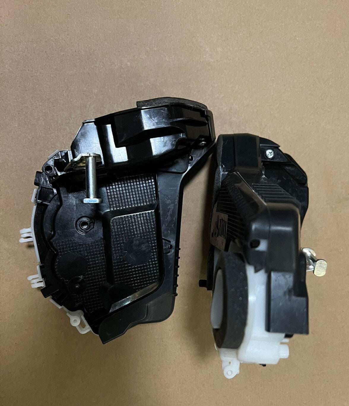 OEM Rear Left Door Lock Assembly with Motor 69060-02640 for 2020-2022 for Corolla