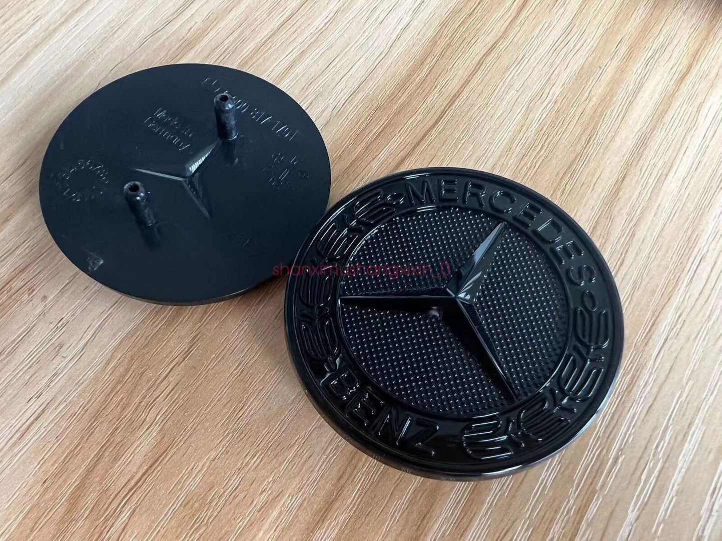 Suitable for Mercedes-Benz CLK CLS E ML GL front badge with black embroidered A0008171701