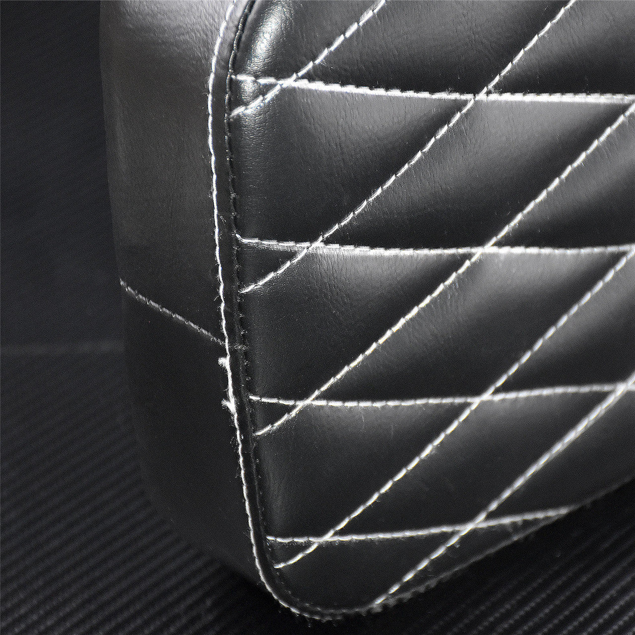 8 Suction Cups Diamond Rear Passenger for Seat Pad Fit for Harley Cruiser Chopper
