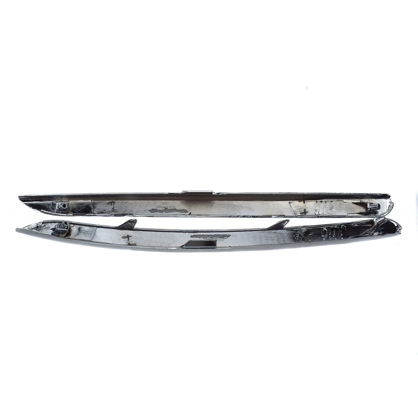 A pair of front bulker molding trims for Kia Sportage models from 2011, 2012, 2013, 2014-2016. new.
