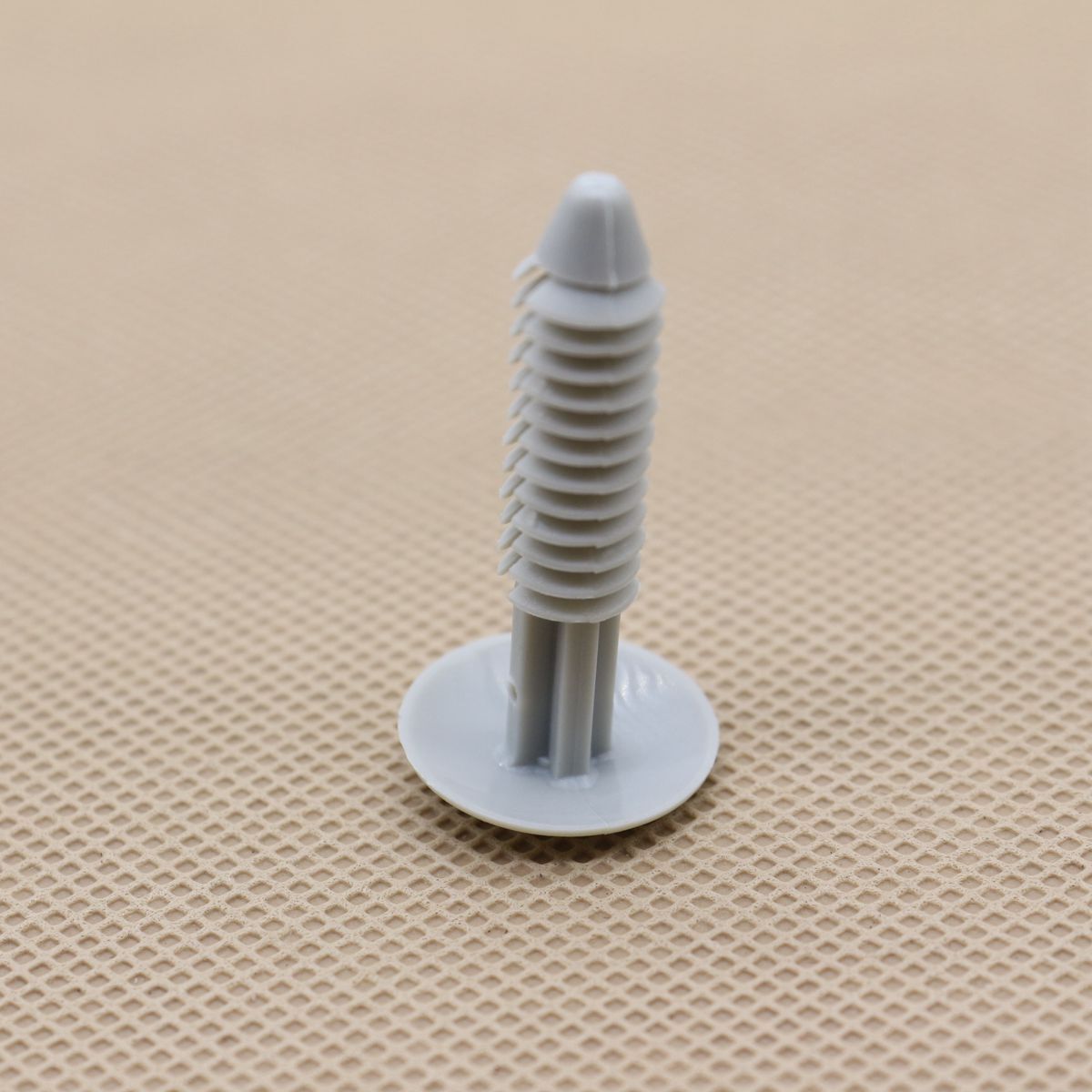 New 30Pcs Wheel Opening Moulding Clips Gray for Ford W705955-S300