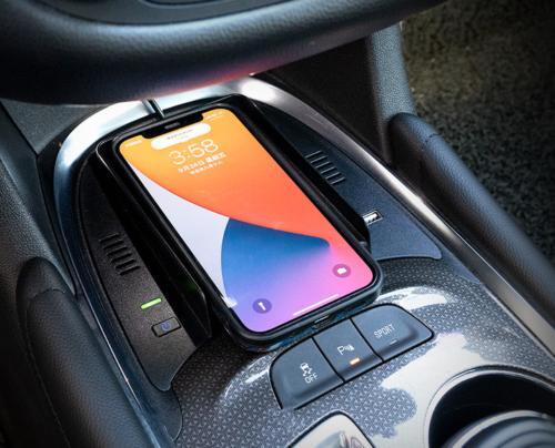 Center Console Wireless Charger Tray Accessories for Chevrolet Malibu 16-22
