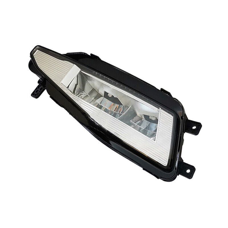 The left front bumper fog light is suitable for Volkswagen for Passat B8L B8.5 2020 2021