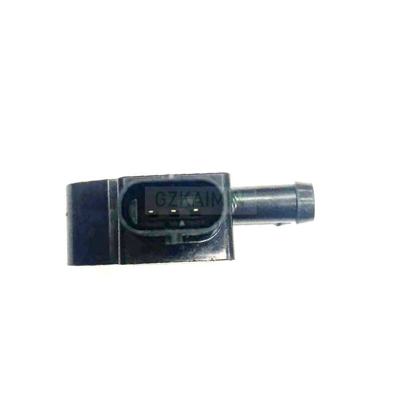 Differential pressure sensor A0121530228 (0121530228) is suitable for Mercedes-Benz exhaust systems.
