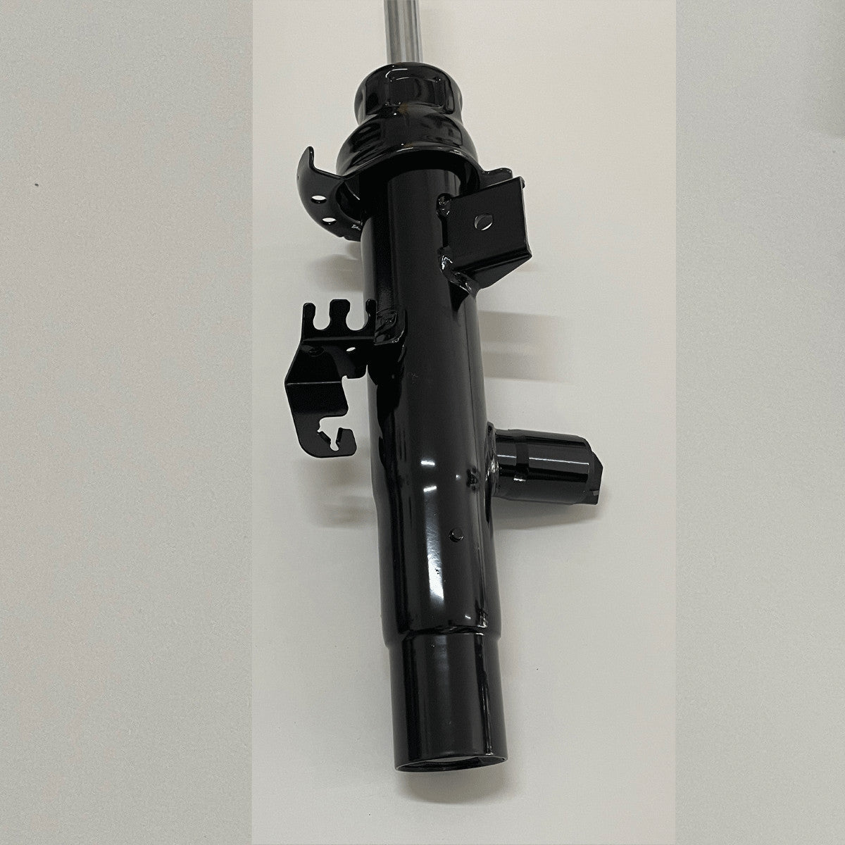The front left shock absorber is suitable for BMW 3 Series F30 228i 428i 435i 14-16 37116874517