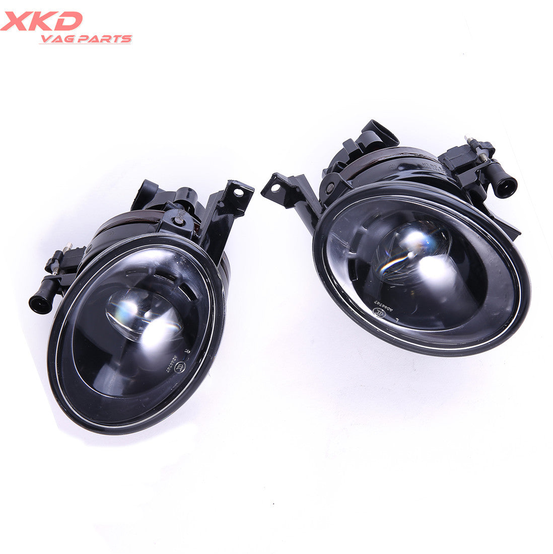 A pair of front-cleaning convex lens fog lights are suitable for Volkswagen for Jetta for Golf MK6 Eos