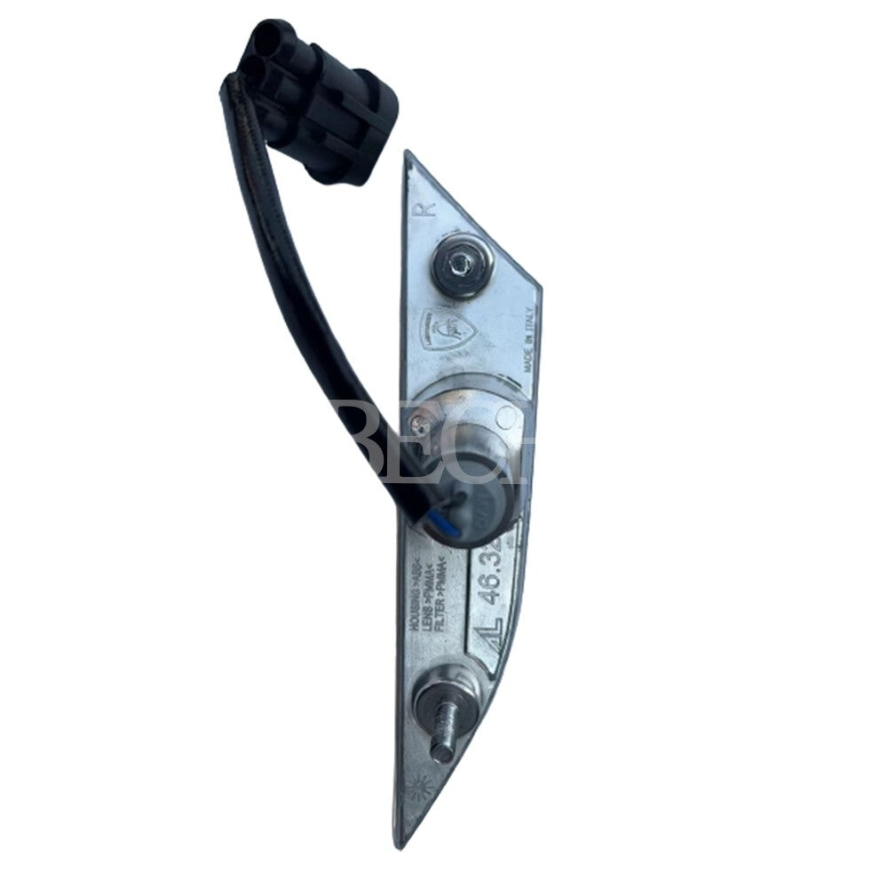 for Lamborghini Gallardo front bumper marking indicator to the right. equipment manufacturer: 400945120D