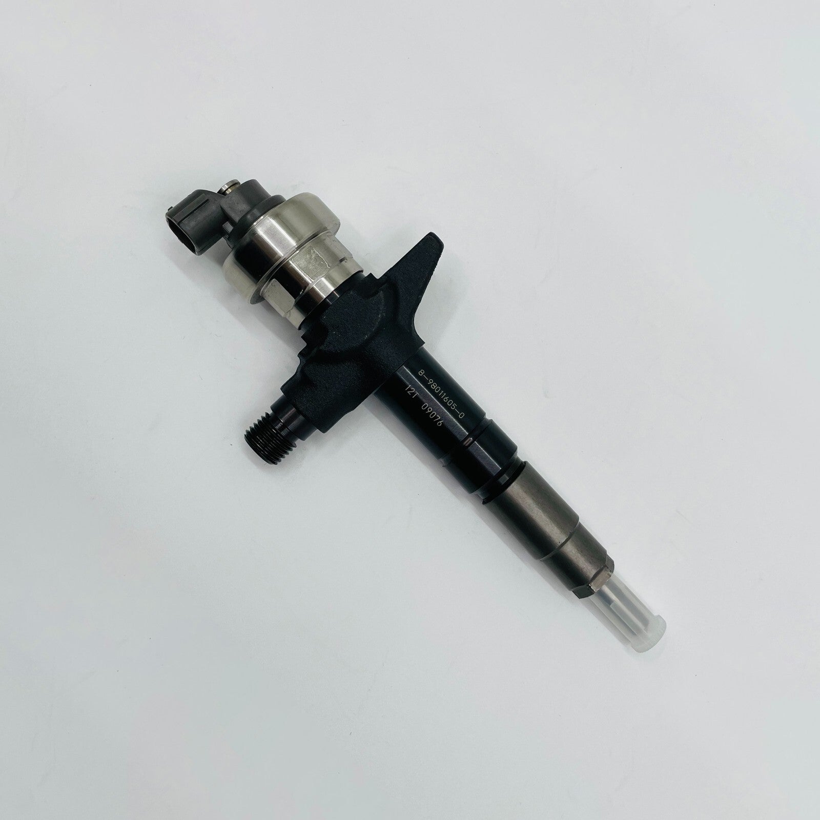 095000-6990 Fuel Injector assy 8-98011605-0 for Isuzu D MAX 2.5D 4JK1-TC Engine
