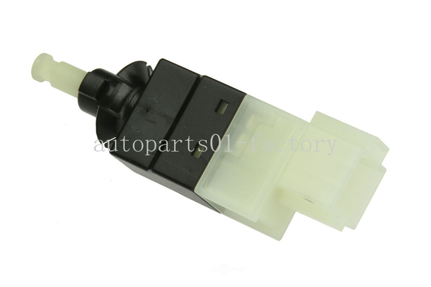 0015456709 New Brake Pedal Light Switch for Mercedes-Benz E320 E350 E550 CLS550