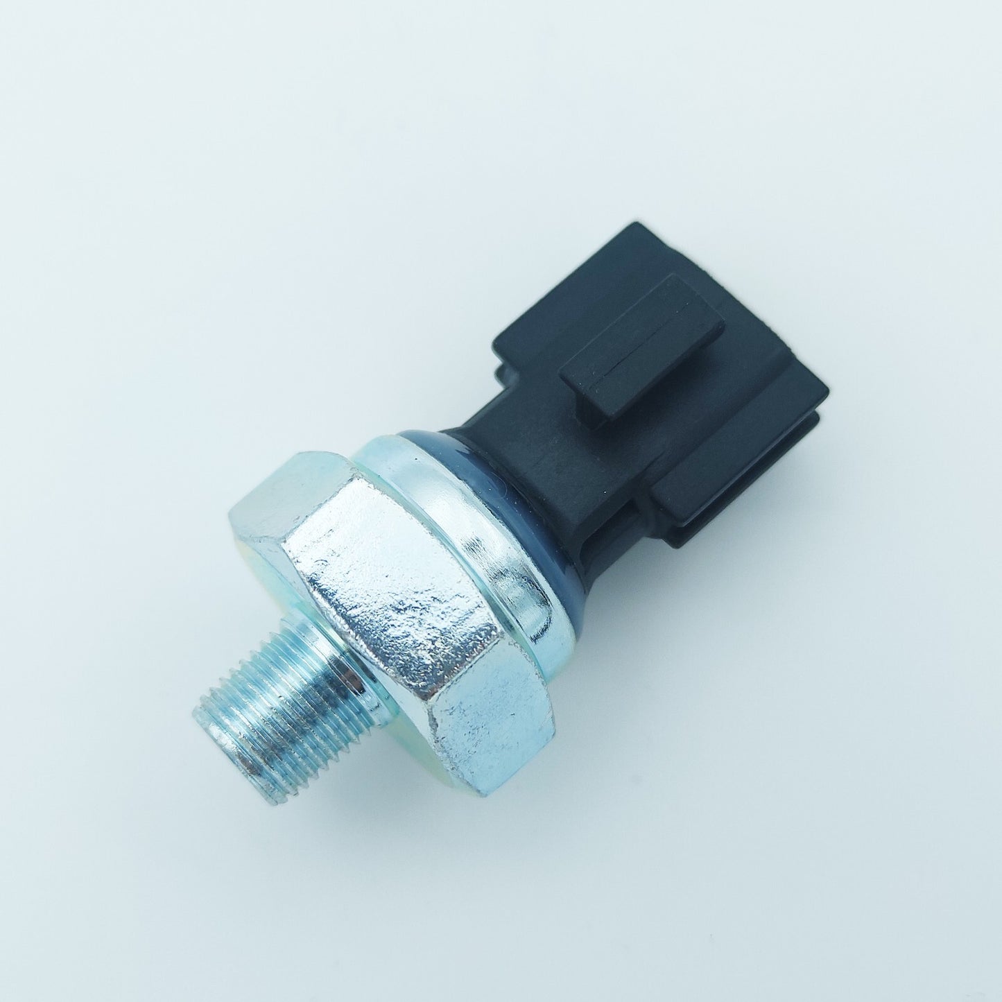 New Fuel Rail Pressure Sensor 25070-CD00A