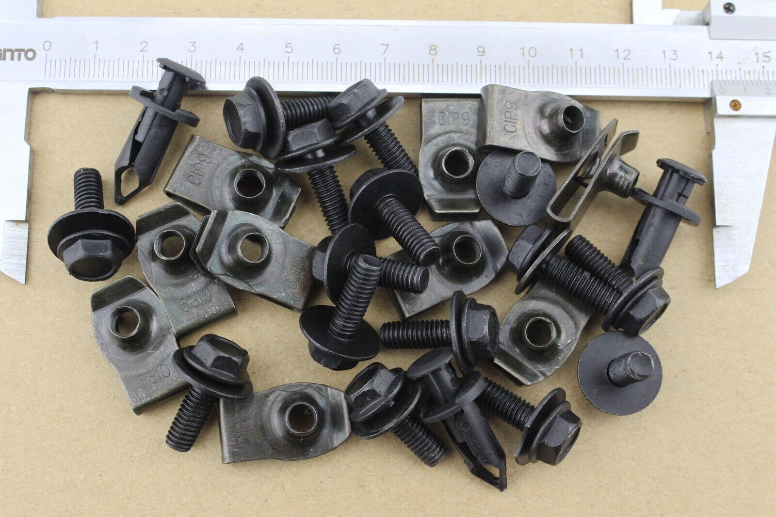 28x Engine Splash Shield Bumper Hardware Bolts Clips For G35 G37 350Z 370Z FX35