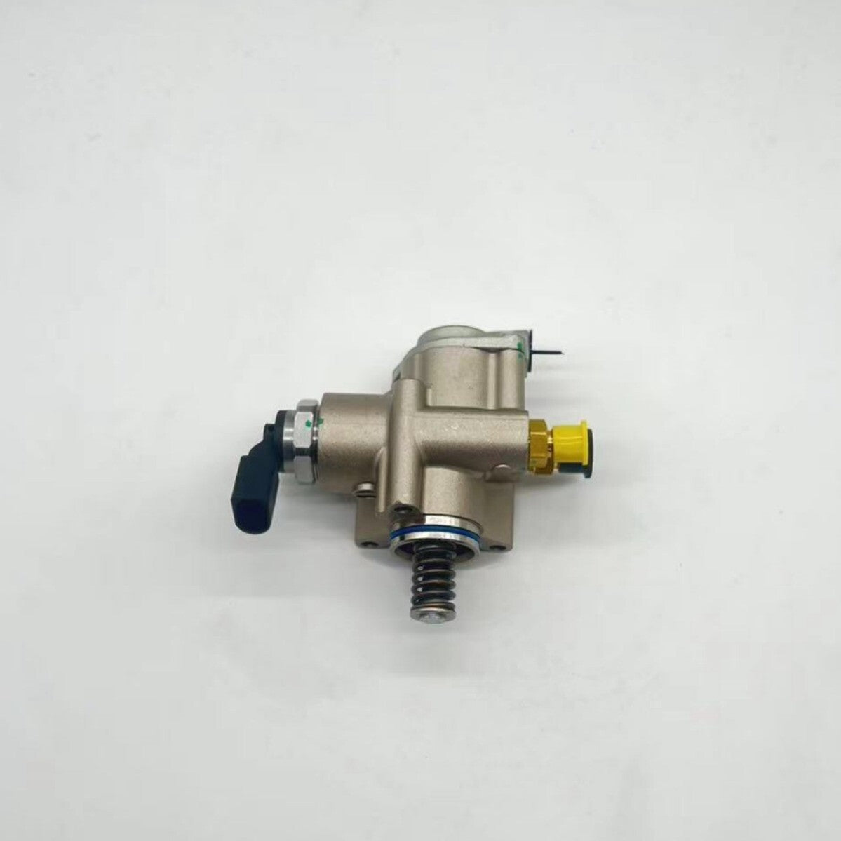 Hitachi direct injection high-pressure fuel pump is suitable for Audi A4, A5, A6, Q5, V6 3.2
