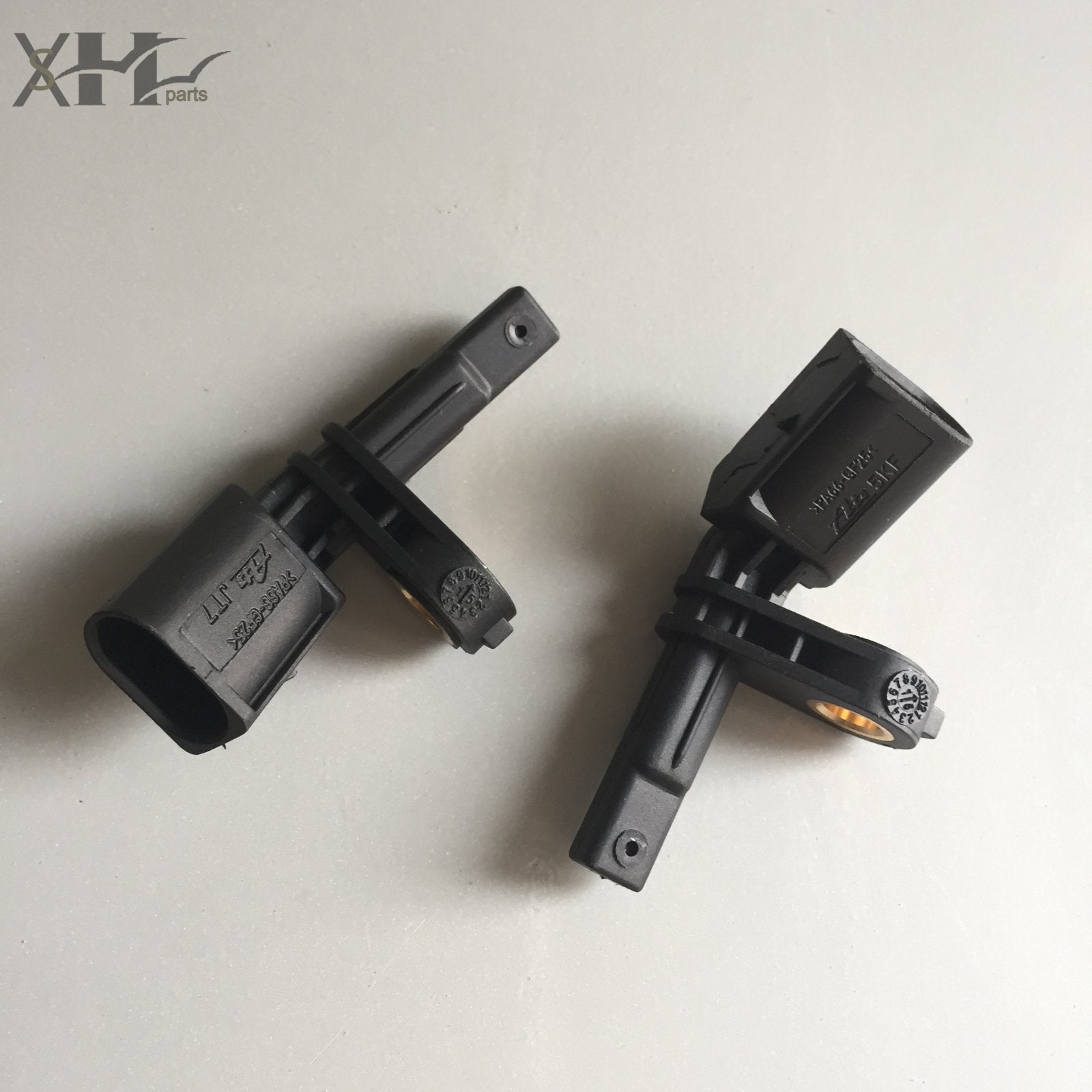 2X Front LeftRight ABS Sensor for VW for Jetta for Golf MK5 for Passat B6 7 for Audi A3 TT