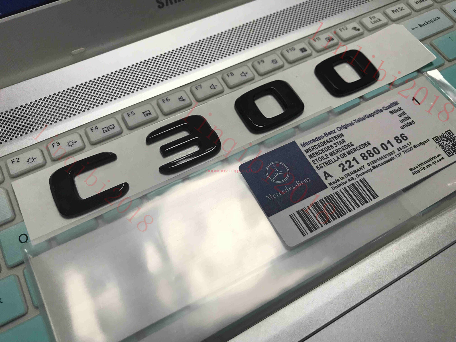 Glossy black 3D C300 lettering Trunk badge for C-grade C300