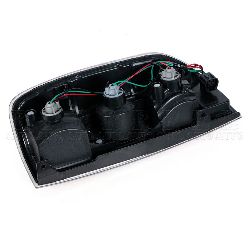 The right rear stop brake taillight is applicable to the for Mazda BT50 BT-50 2007-2011.