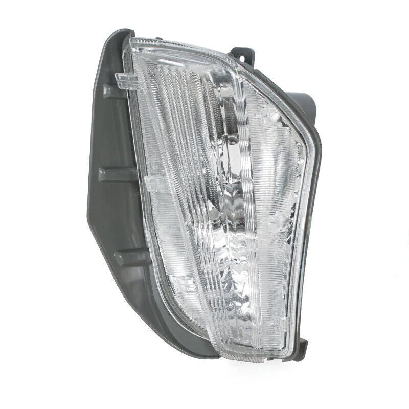 Front bumper turn signal light and fog light (left) applicable to for Toyota Prius V 2012 2013 2014