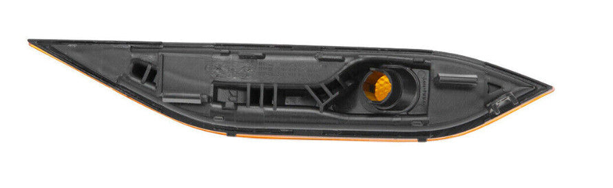 One pair of front L+R side marker lights and turn signals are suitable for Porsche for Cayenne 92A 3.6L