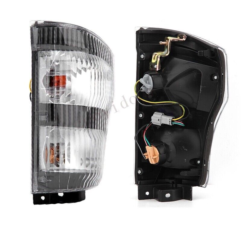 A pair of front corner indicator lights, left light + right light, applicable to 2004-2009 for Isuzu trucks N