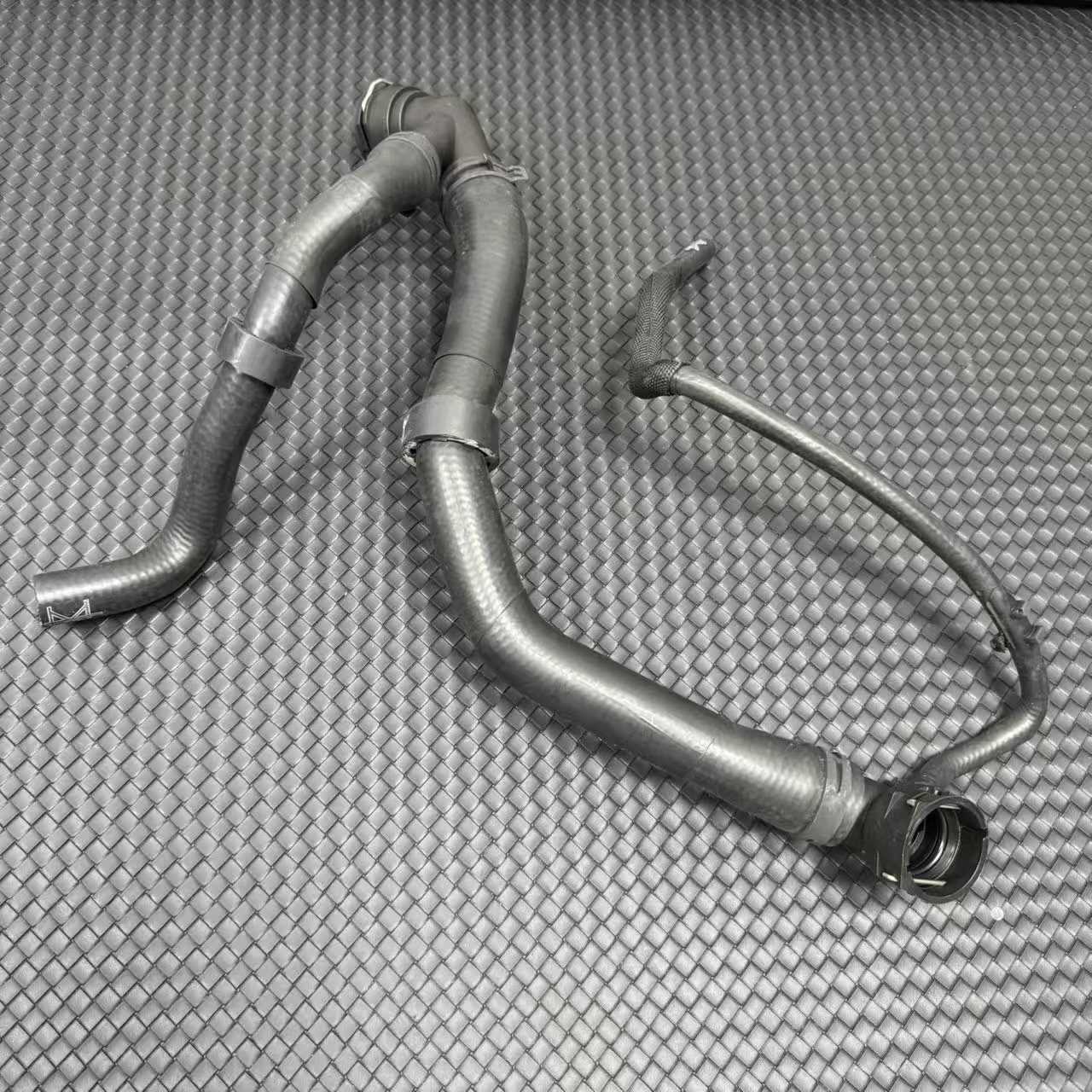 5Q0122101EA Radiator Coolant Hose for VW for Golf GTI for Audi TT