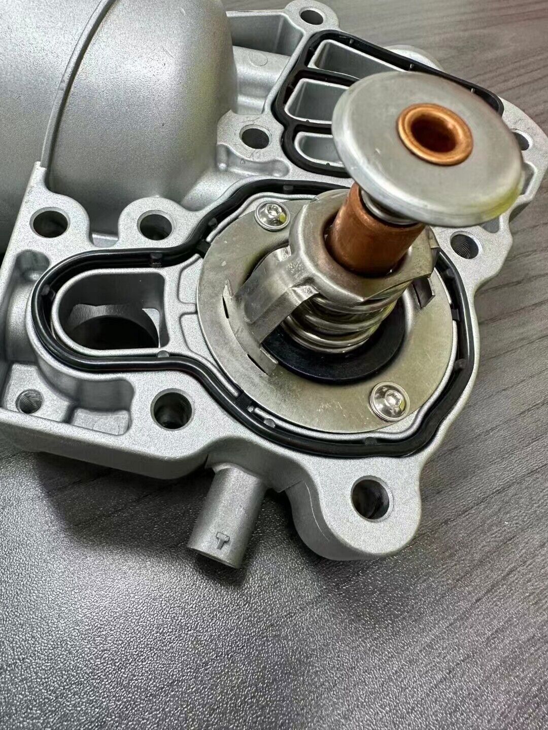 ZPY New Oil Filter Housing W/ Thermostate for Audi A6 A7 3.0 Diesel 059115389K