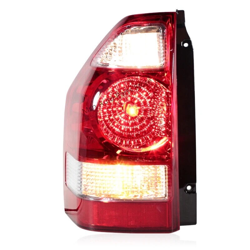 Right Rear Tail Light Turn Signal Lamp With Bulb for Mitsubishi Pajero 2003-2006