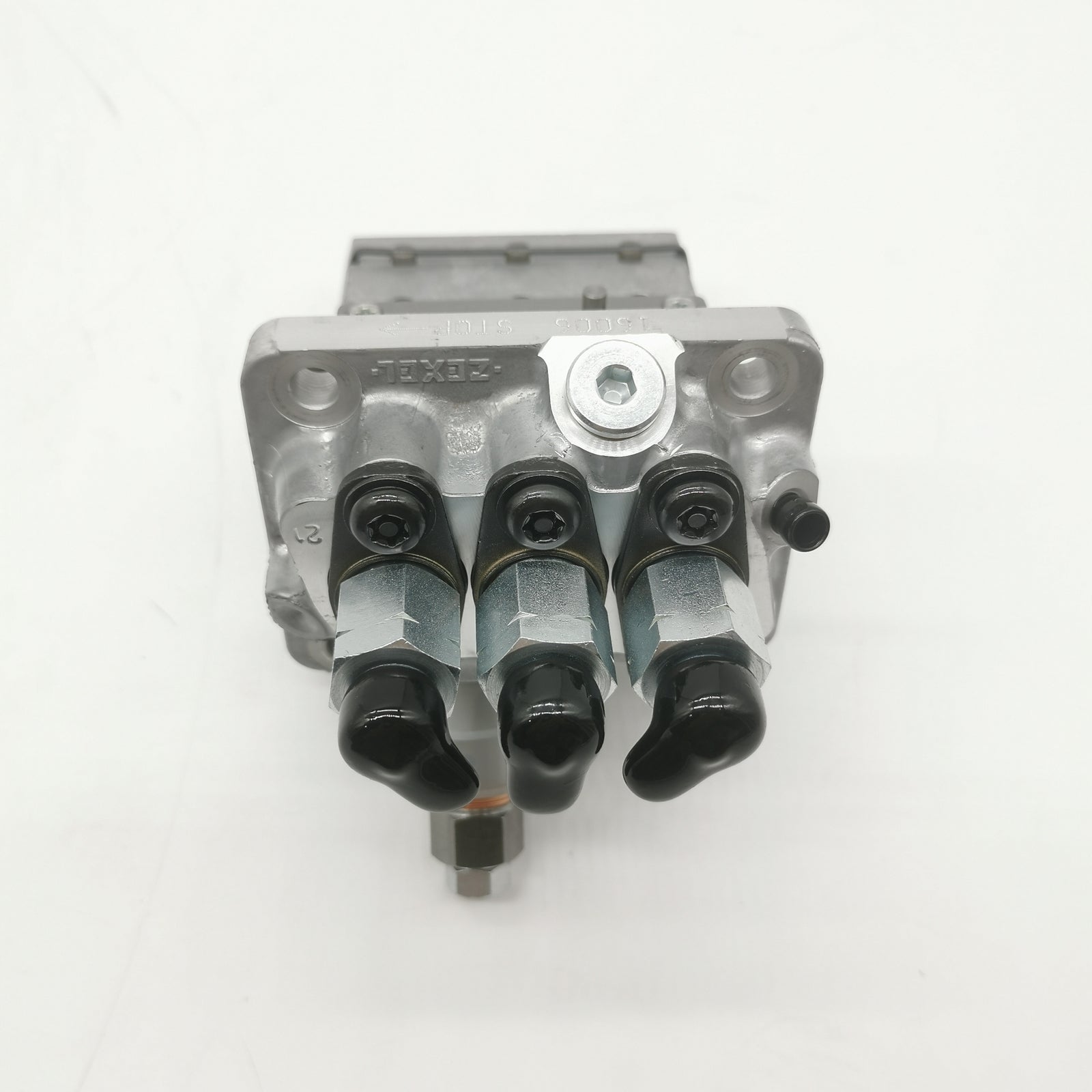 Fuel Injection Pump 6670432 For Bobcat MT52 MT55 320 323 Engine D722 D902 D782