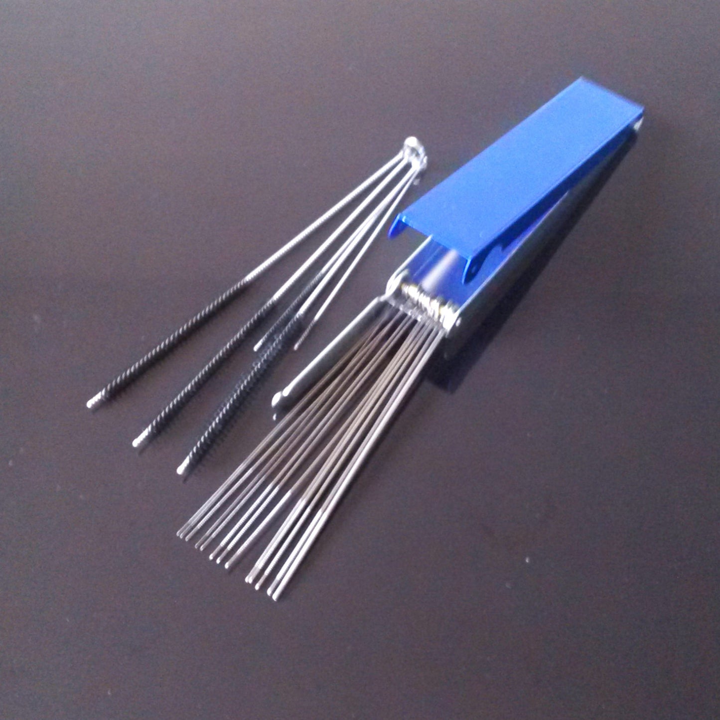 Moto Carburetor Carbon Deposit Jet Cleaning 13 Needle + 5 Brush Tool Kit