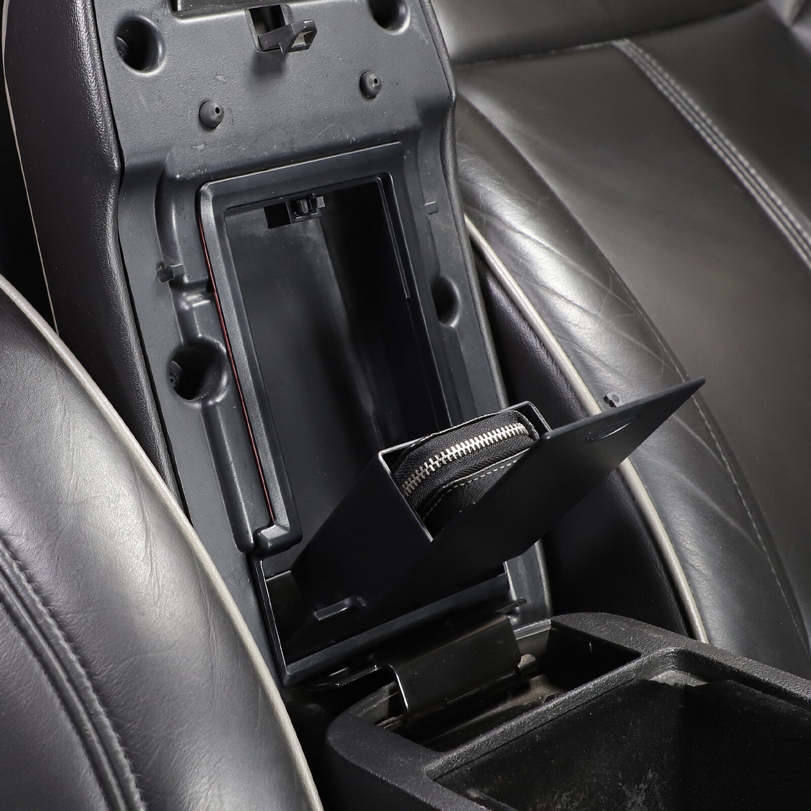 Armrest box privacy storage box black accessories suitable for Humme-r H3 2005-09 USA