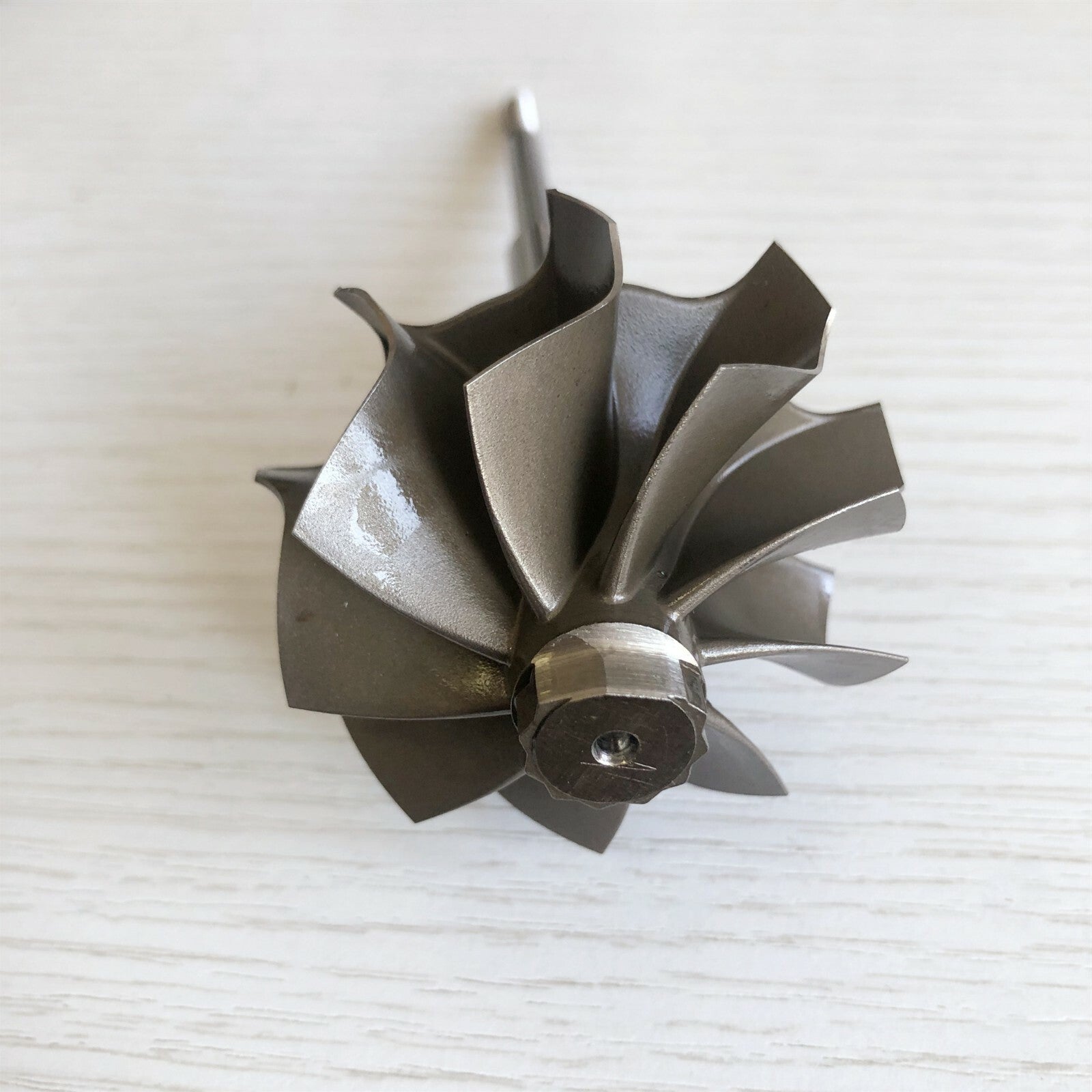 B03 Reverse 51/57 mm 108 mm Shaft Length Turbine Shaft Wheel/Turbine Wheel Suitable for N55