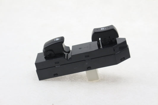 Front Right Power Window Switch 93575-2E100 for Hyundai for Tucson 2005-2010