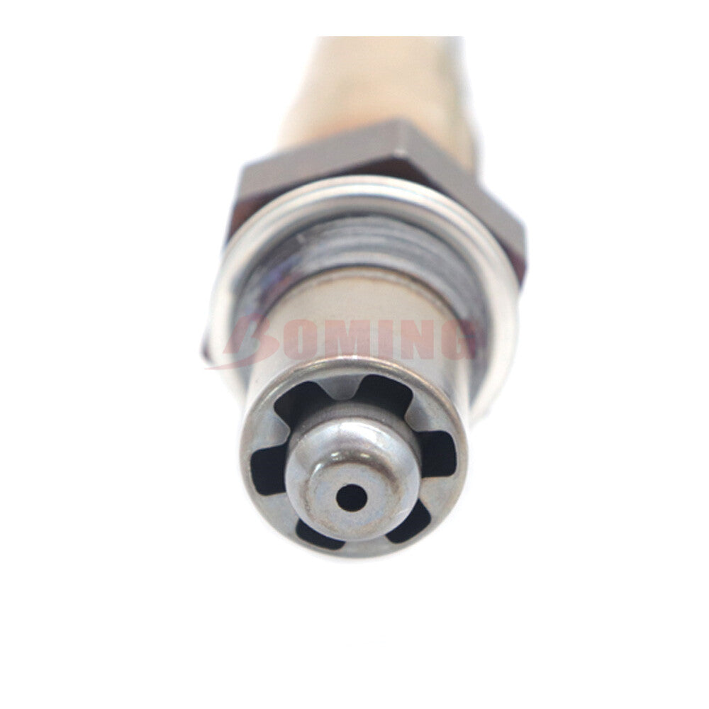 new A0101538128 5WK97403 NOx sensor for Mercedes-Benz Detroit diesel engines.